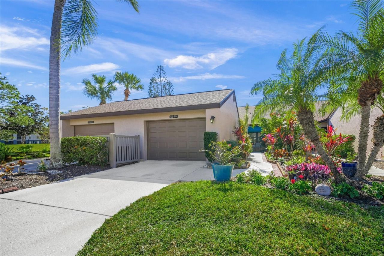 5958 Clubside Drive, Sarasota, FL 34243 Photo