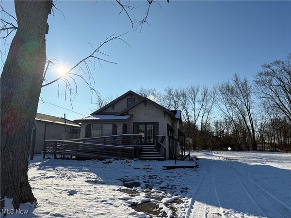 223 Churchill Hubbard Road, Youngstown, OH 44505