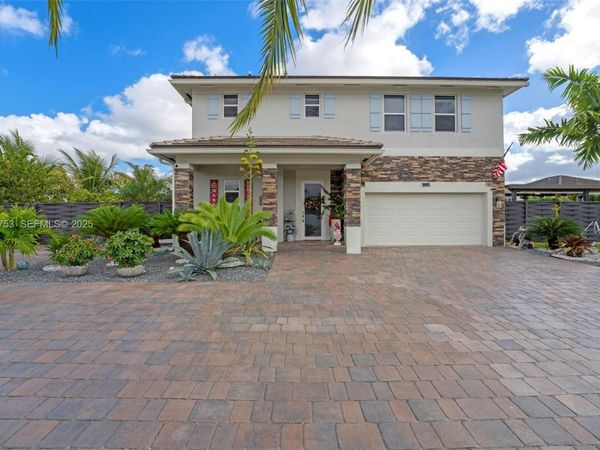 19815 SW 132nd Ct, Miami, FL 33177