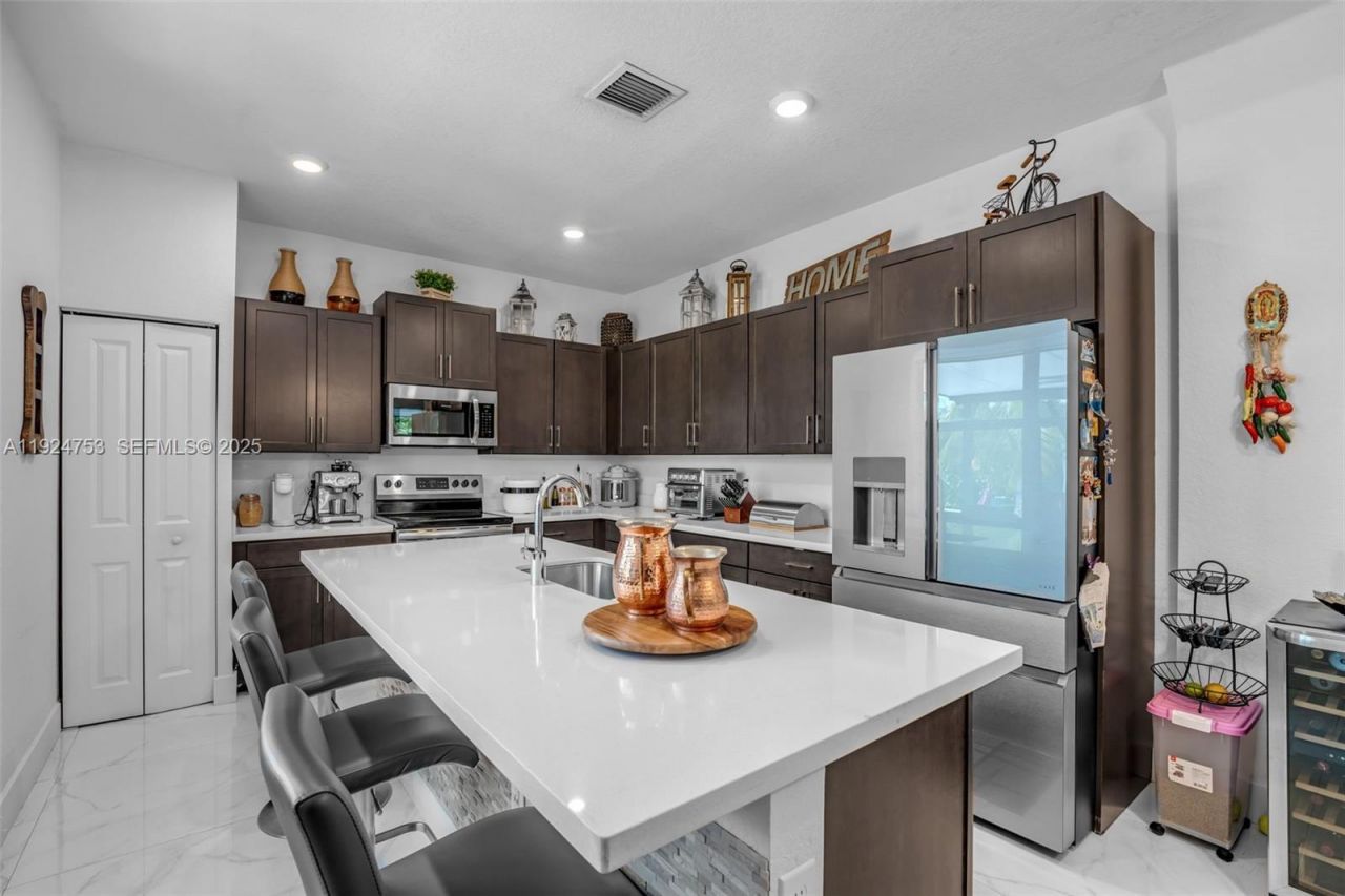 19815 SW 132nd Ct, Miami, FL 33177 Photo