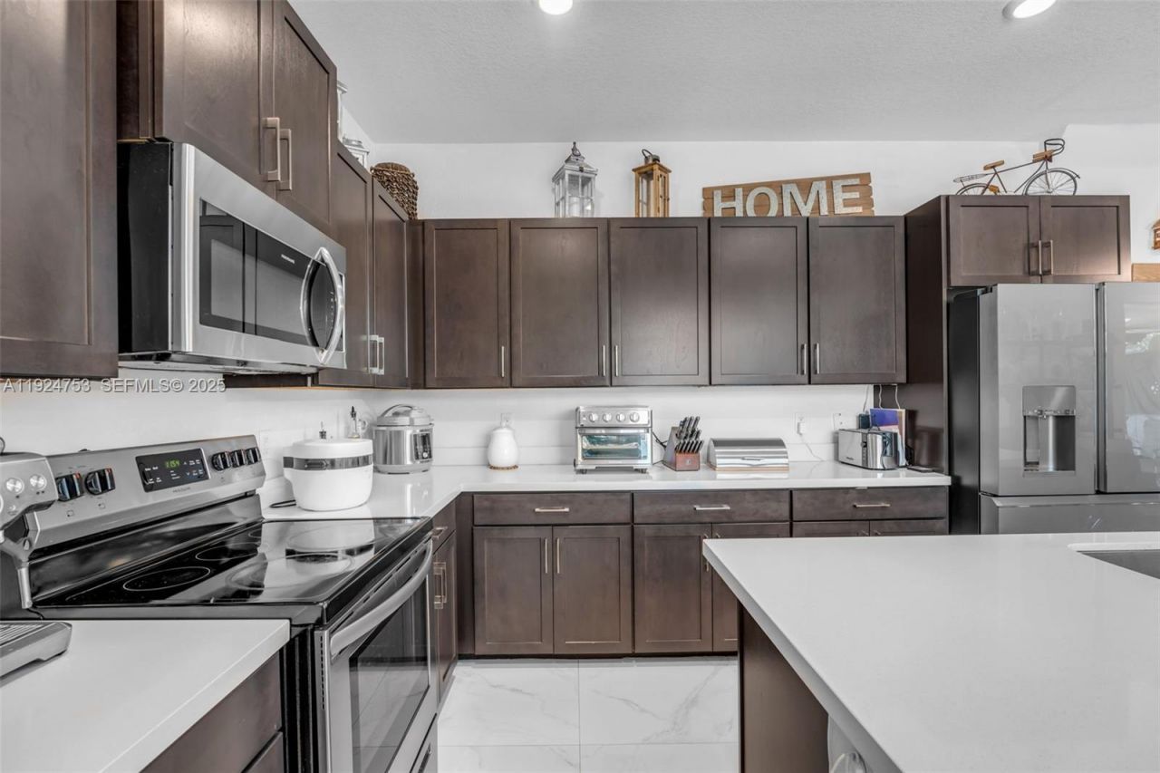 19815 SW 132nd Ct, Miami, FL 33177 Photo