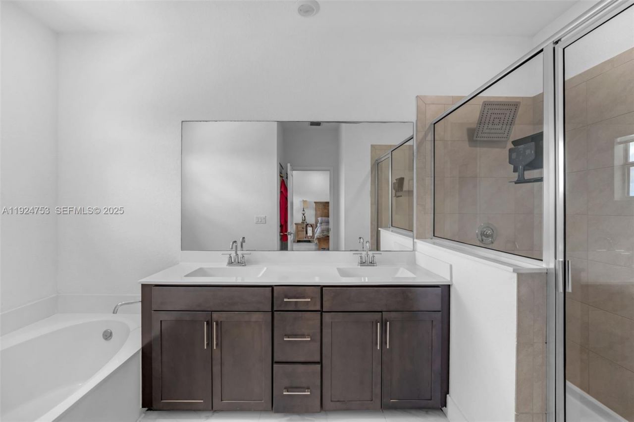 19815 SW 132nd Ct, Miami, FL 33177 Photo