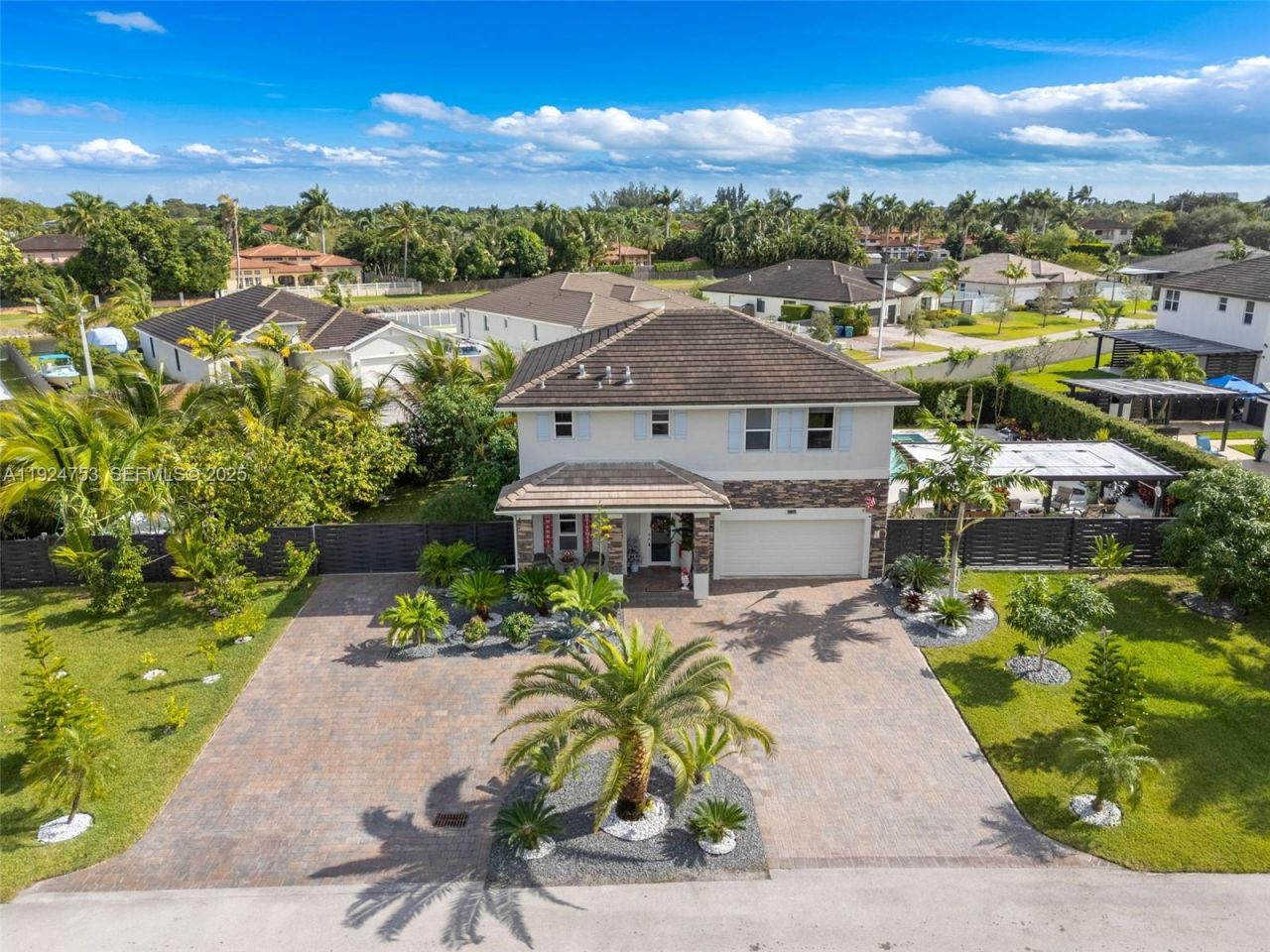 19815 SW 132nd Ct, Miami, FL 33177 Photo