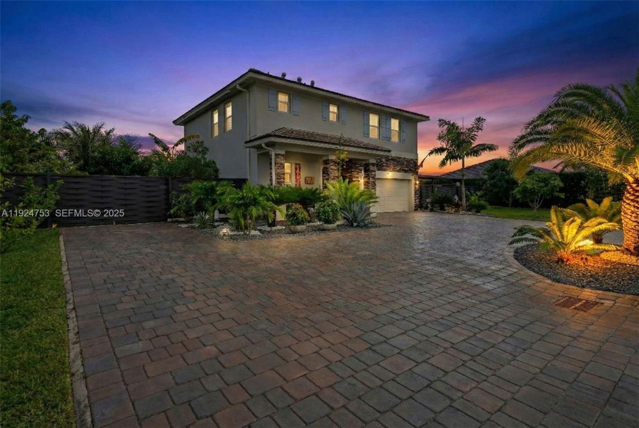 19815 SW 132nd Ct, Miami, FL 33177 Photo