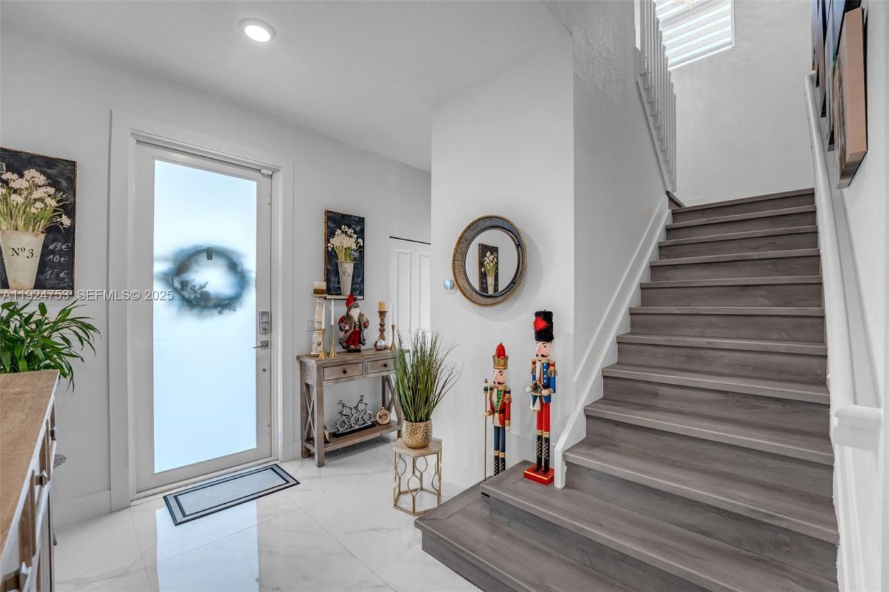 19815 SW 132nd Ct, Miami, FL 33177 Photo