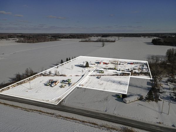 5740 N Coleman Road, Coleman, MI 48618