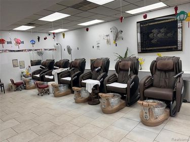 18240 W 7 Mile Road, Detroit, MI 48219