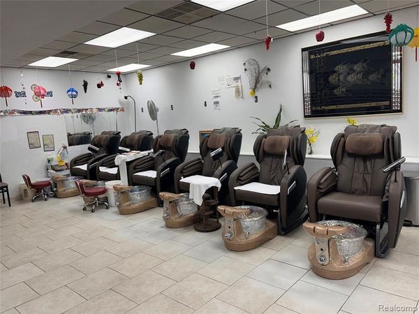 18240 W 7 Mile Road, Detroit, MI 48219