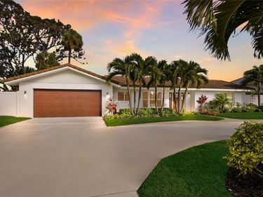 611 DUNDEE LANE, HOLMES BEACH, FL 34217