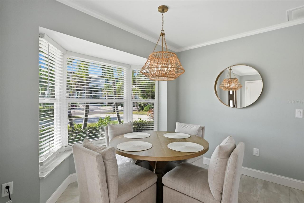 611 Dundee Lane, Holmes Beach, FL 34217 Photo