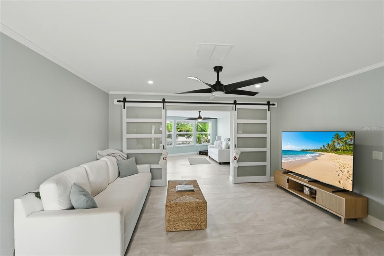 611 Dundee Lane, Holmes Beach, FL 34217 Photo