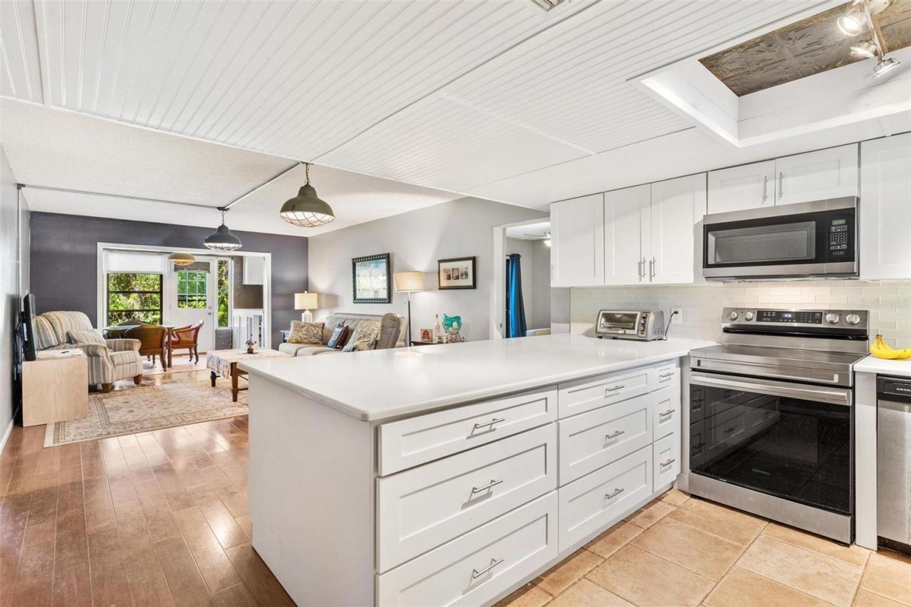 4300 Baywood Boulevard, Unit B106, Mount Dora, FL 32757 Photo