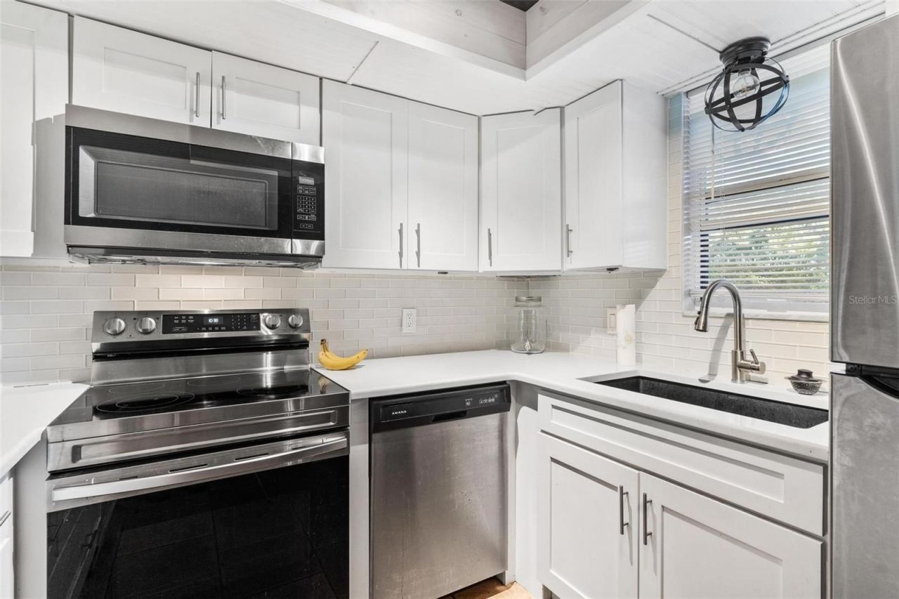 4300 Baywood Boulevard, Unit B106, Mount Dora, FL 32757 Photo