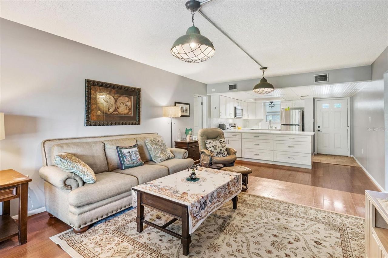 4300 Baywood Boulevard, Unit B106, Mount Dora, FL 32757 Photo