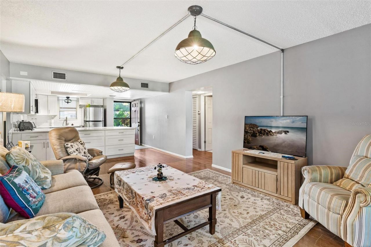 4300 Baywood Boulevard, Unit B106, Mount Dora, FL 32757 Photo