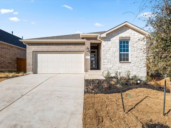 133 Green Knoll LN, Georgetown, TX 78628