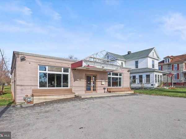 426 LINCOLNWAY W, NEW OXFORD, PA 17350