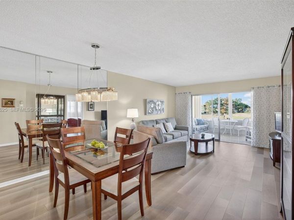 7817 Golf Cir Dr, Unit 301, Margate, FL 33063