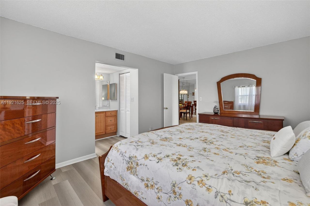 7817 Golf Cir Dr, Unit 301, Margate, FL 33063 Photo