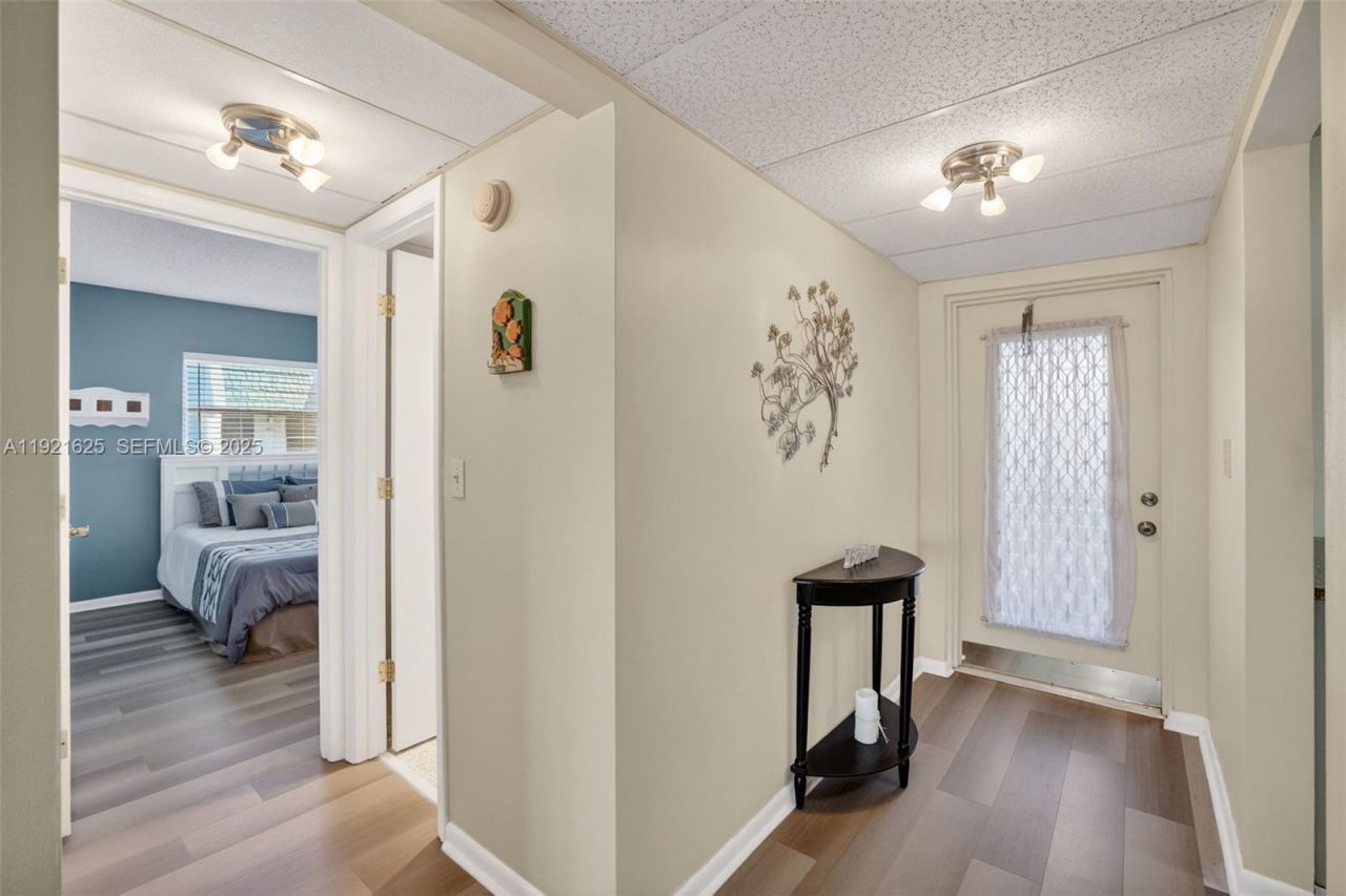 7817 Golf Cir Dr, Unit 301, Margate, FL 33063 Photo