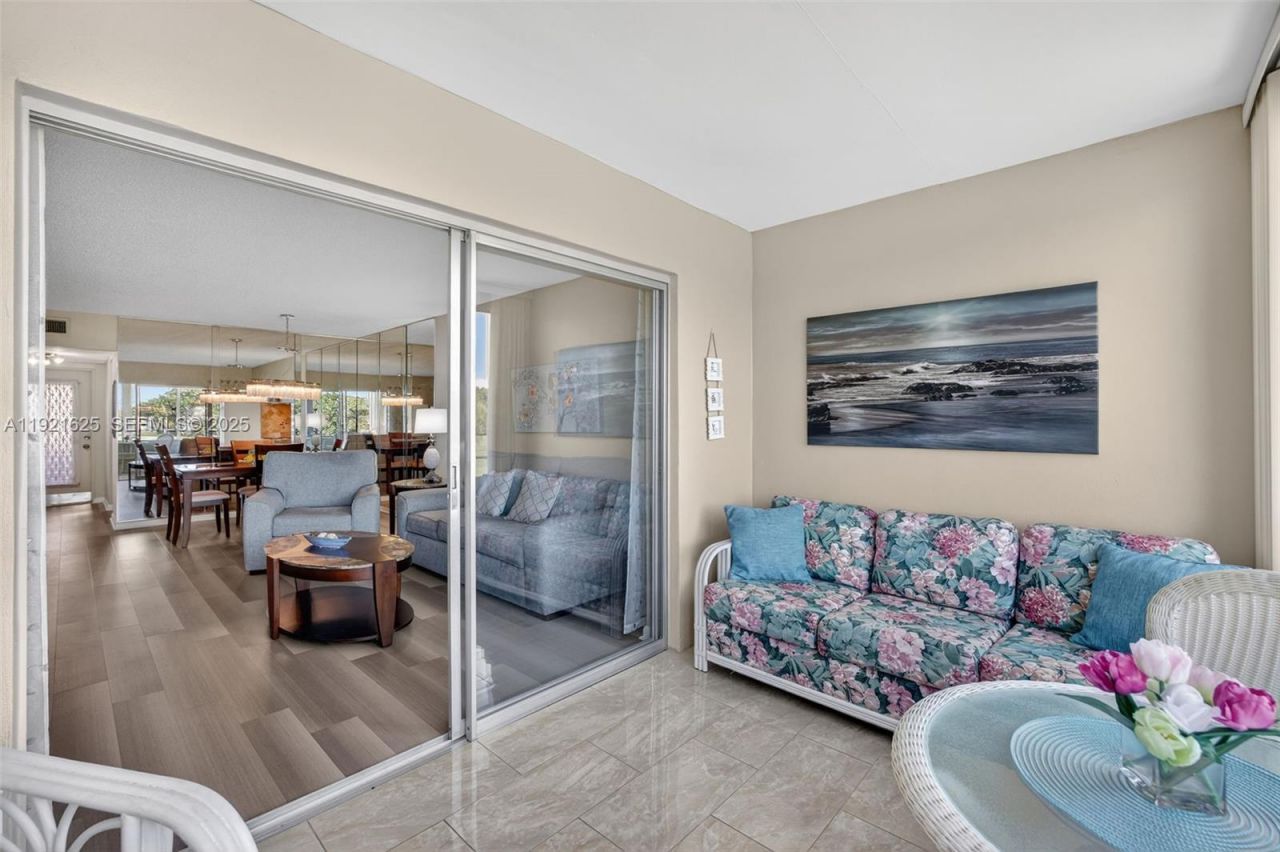 7817 Golf Cir Dr, Unit 301, Margate, FL 33063 Photo