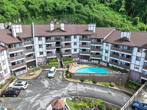 616 Turkey Nest Rd, Gatlinburg, TN 37738