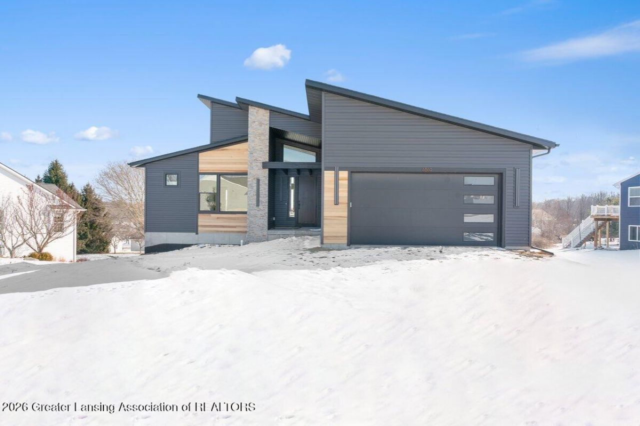 6860 W Galway Circle, Dimondale, MI 48821 Main Photo
