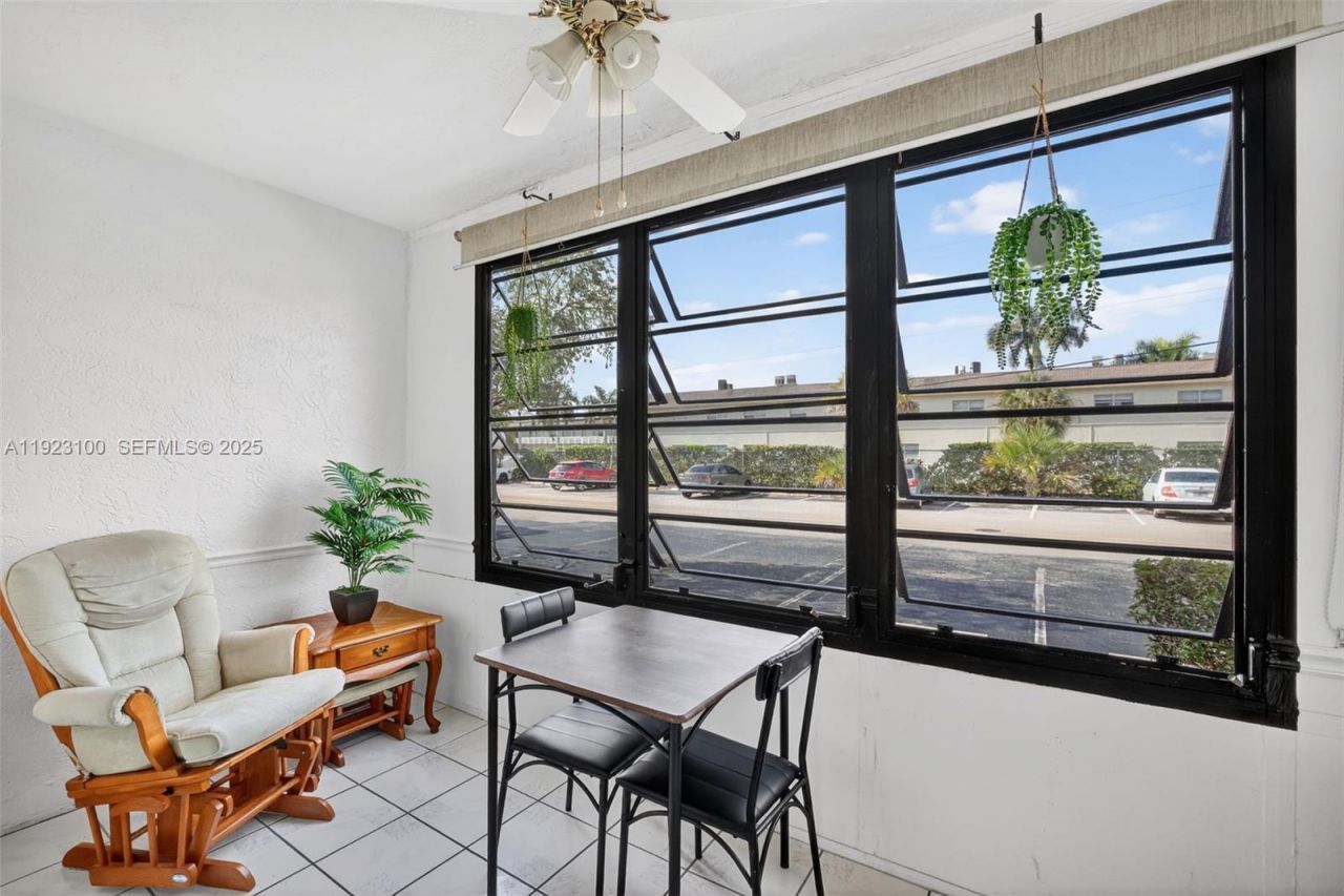 2841 Somerset Dr, Unit 106, Lauderdale Lakes, FL 33311 Photo