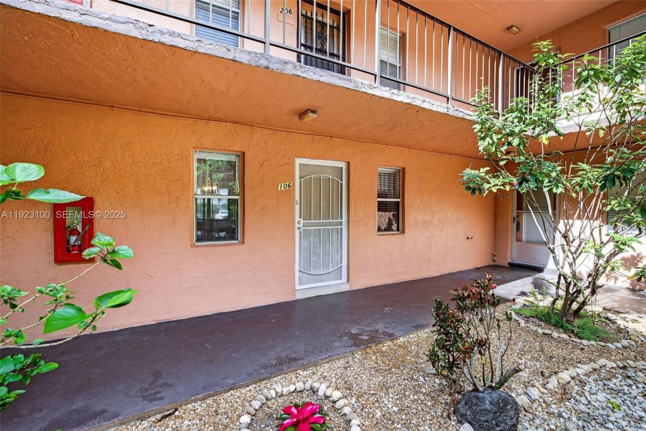 2841 Somerset Dr, Unit 106, Lauderdale Lakes, FL 33311 Photo