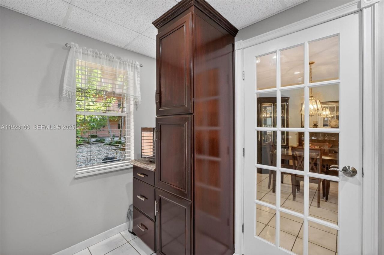 2841 Somerset Dr, Unit 106, Lauderdale Lakes, FL 33311 Photo