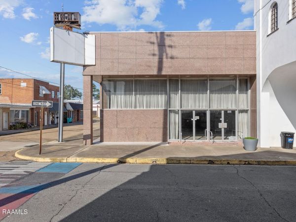 103 E Bellevue Street , Opelousas, LA 70570
