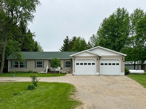 4535 N 68th Avenue, Hart, MI 49420