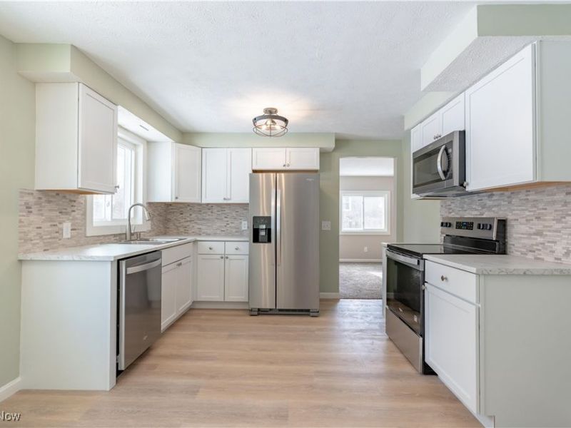 306 Ranowsky Court N, East Canton, OH 44730 Photo 10