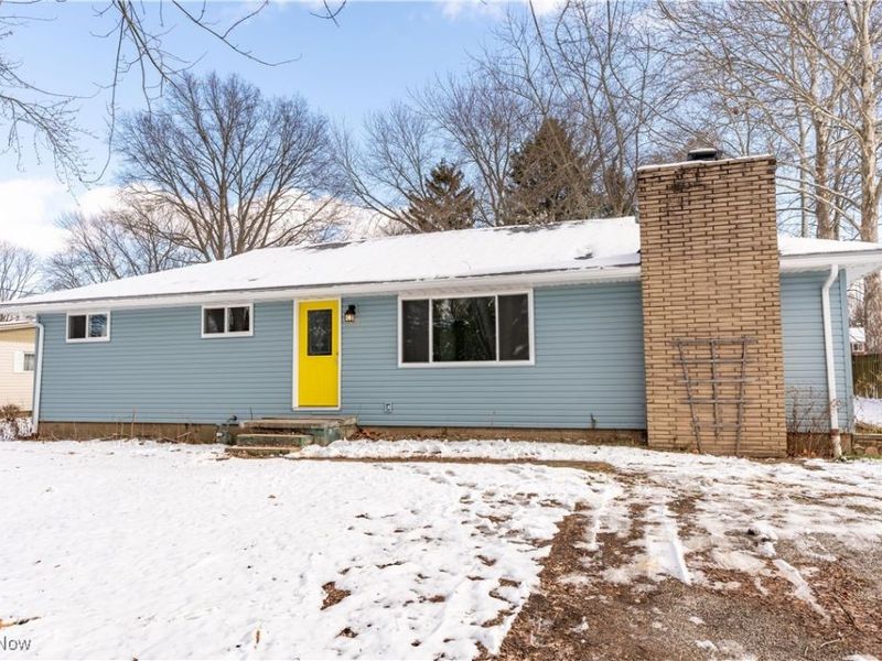 306 Ranowsky Court N, East Canton, OH 44730 Photo 2