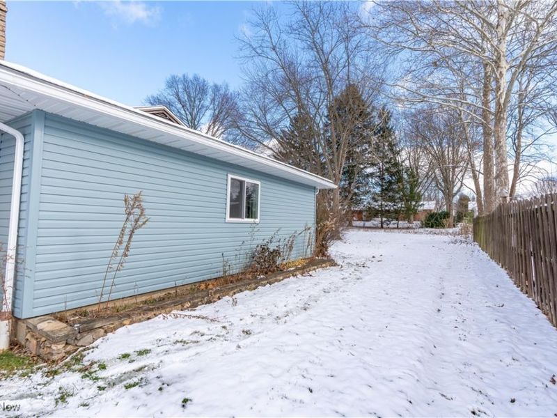 306 Ranowsky Court N, East Canton, OH 44730 Photo 9