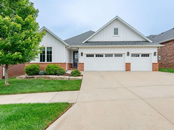 3722 E Woodhue Street, Springfield, MO 65802