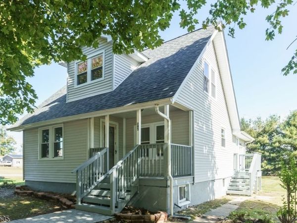 92 Clinton Ave, Mansfield, NJ 07865