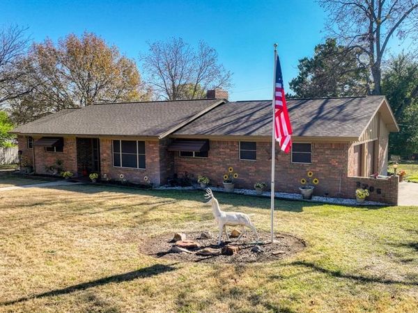 3706 Red Bud Drive, Weatherford, TX 76087