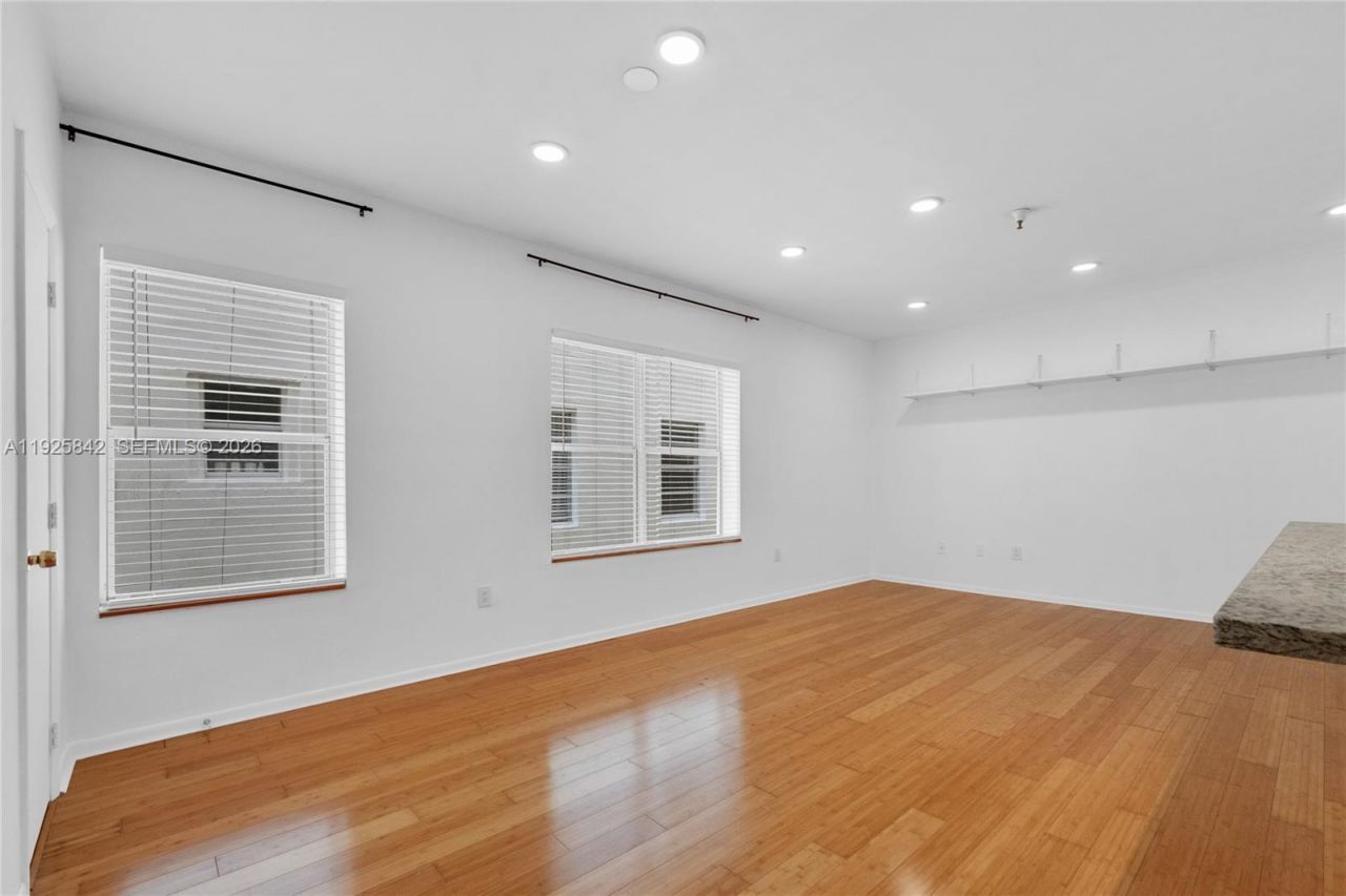 1350 Pennsylvania Ave, Unit 207, Miami Beach, FL 33139 Photo