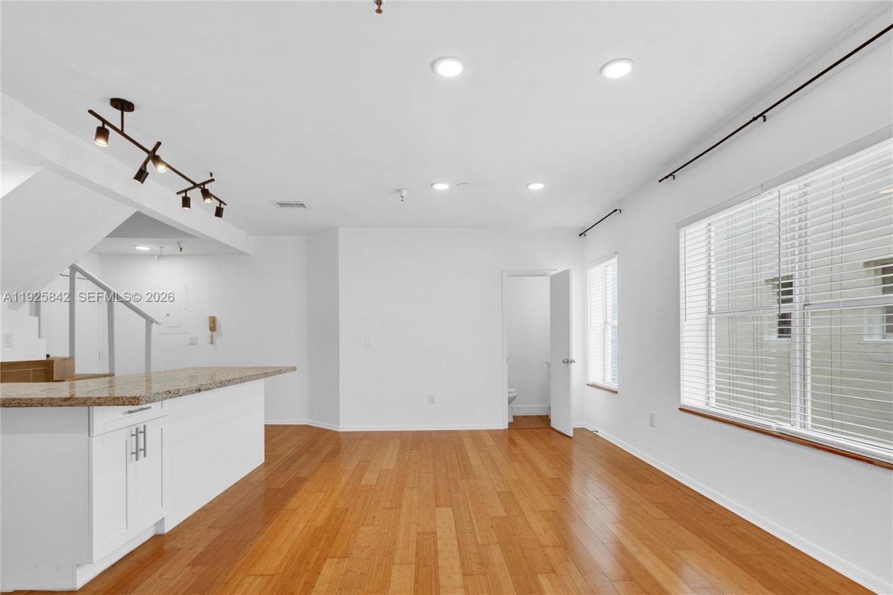 1350 Pennsylvania Ave, Unit 207, Miami Beach, FL 33139 Photo