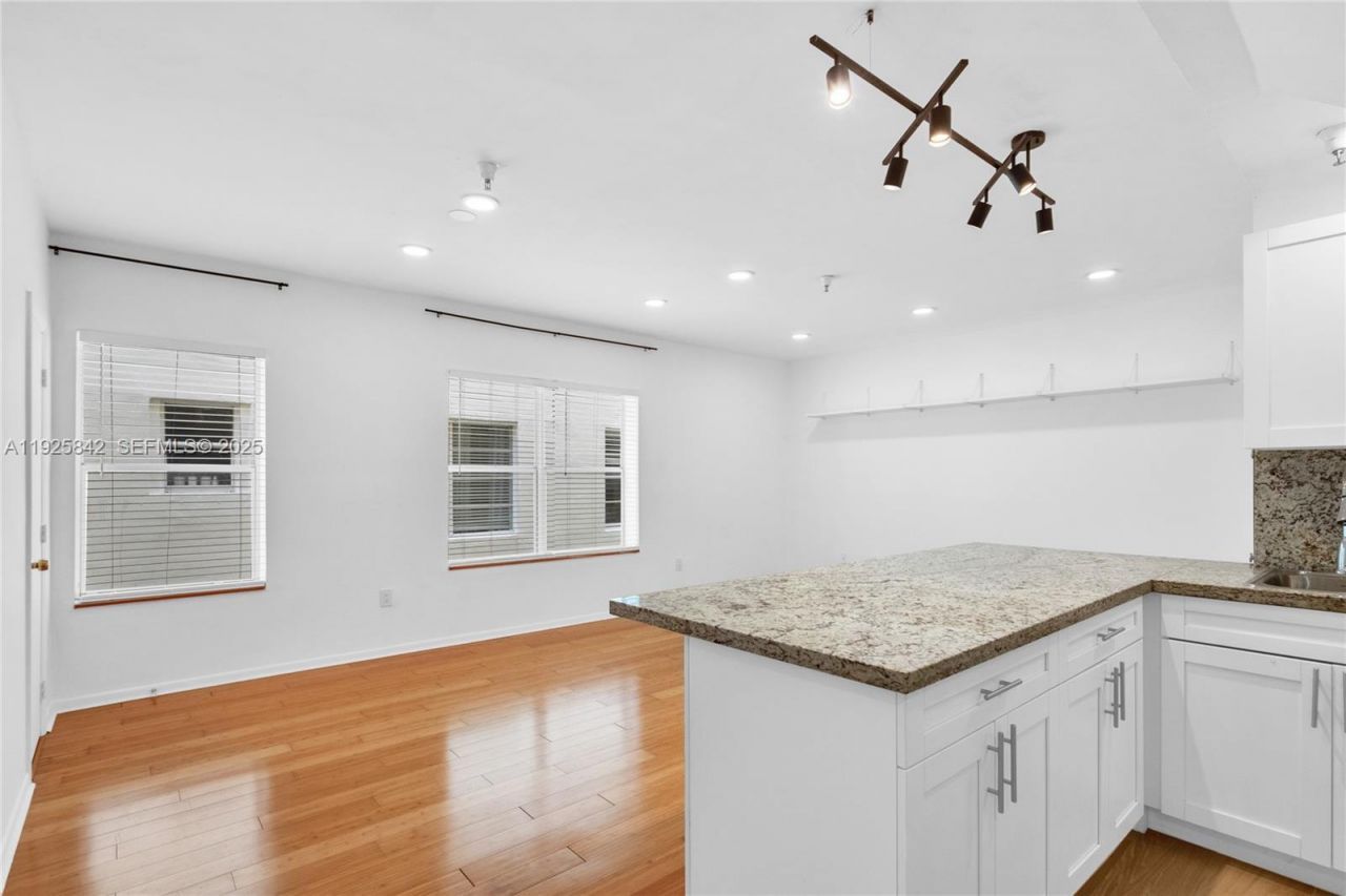 1350 Pennsylvania Ave, Unit 207, Miami Beach, FL 33139 Photo