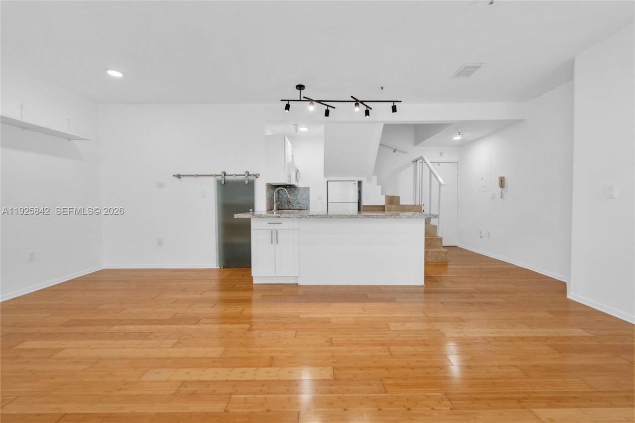 1350 Pennsylvania Ave, Unit 207, Miami Beach, FL 33139 Photo