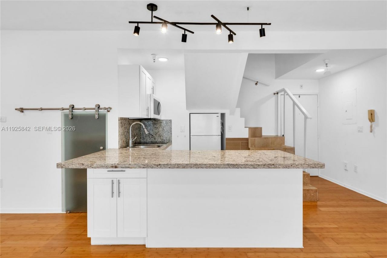 1350 Pennsylvania Ave, Unit 207, Miami Beach, FL 33139 Photo