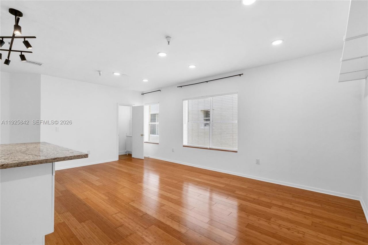 1350 Pennsylvania Ave, Unit 207, Miami Beach, FL 33139 Photo