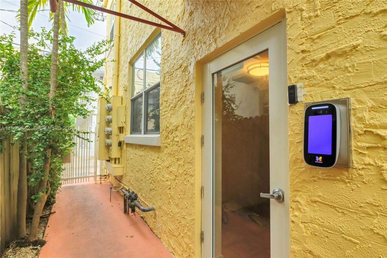 1350 Pennsylvania Ave, Unit 207, Miami Beach, FL 33139 Photo