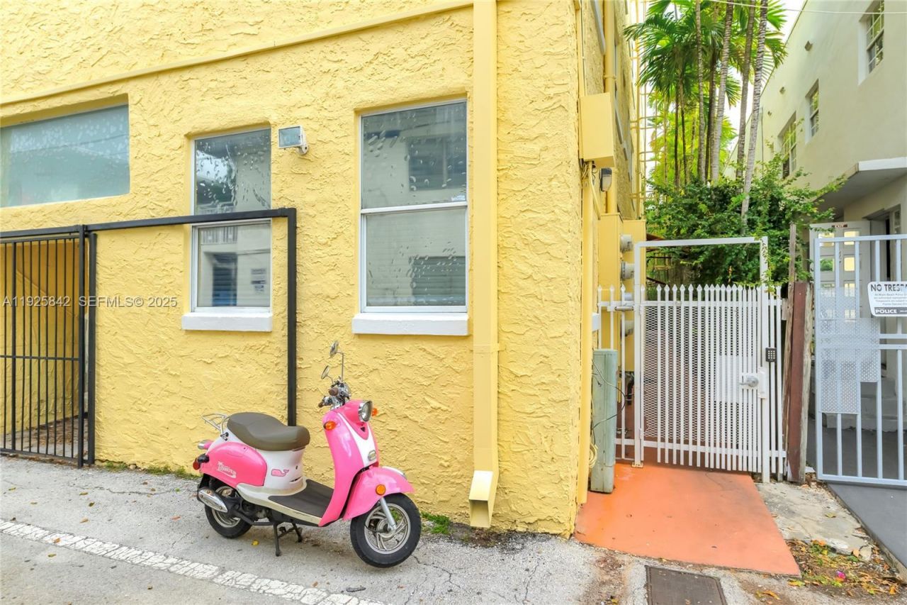 1350 Pennsylvania Ave, Unit 207, Miami Beach, FL 33139 Photo