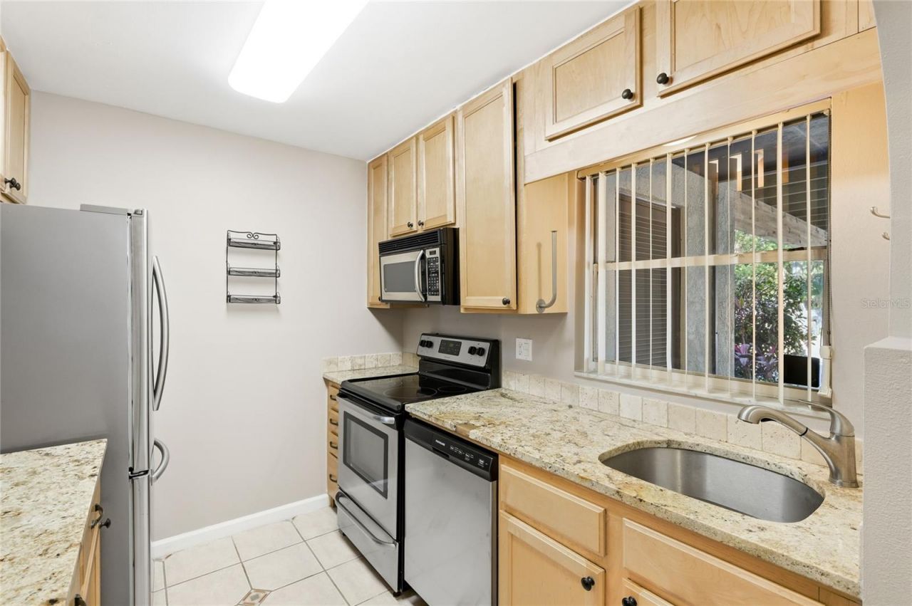 3365 Ramblewood Drive N, Unit 35C8, Sarasota, FL 34237 Photo