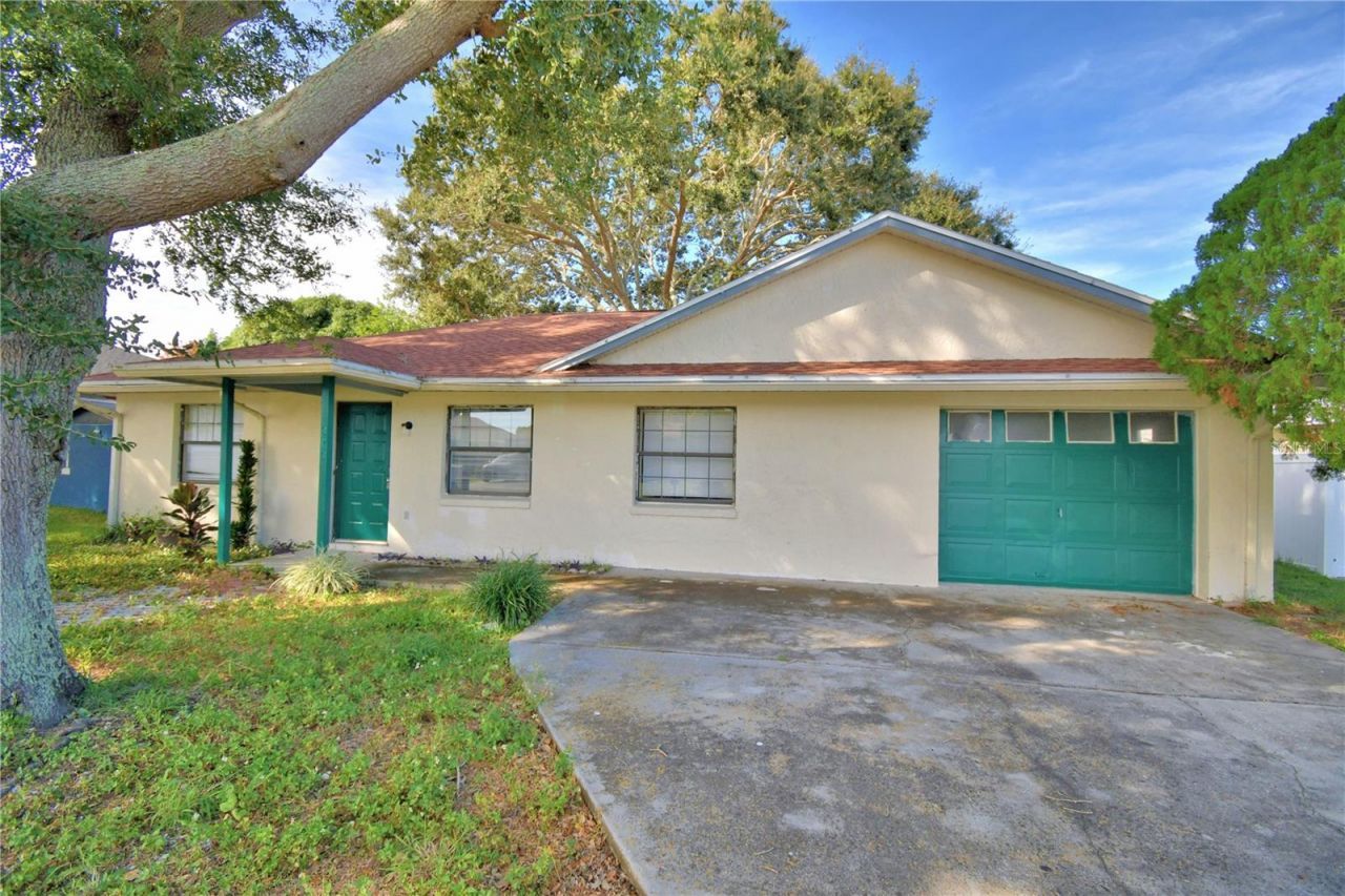 373 Lake Daisy Circle, Winter Haven, FL 33884 Main Photo