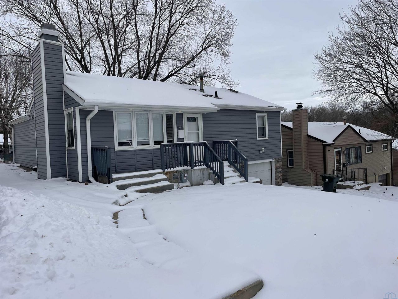 3012 S Cornelia St, Sioux City, IA 51106 Main Photo