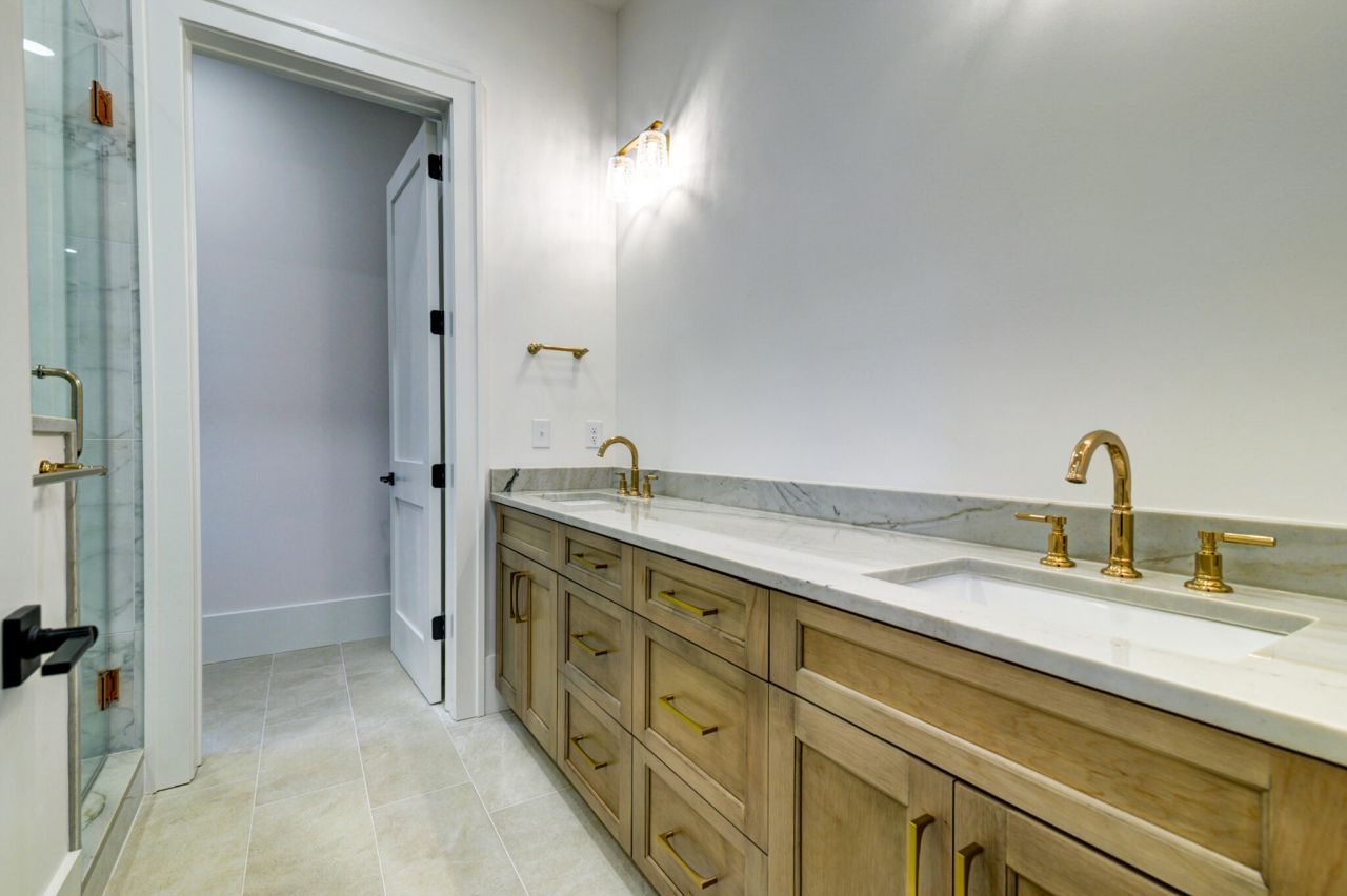 2706 Old Oak Walk Photo 29